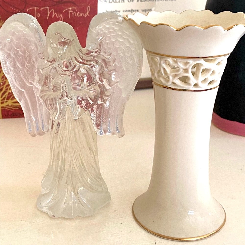 Gorgeous cream flower vase with 14k gold plated embellishments